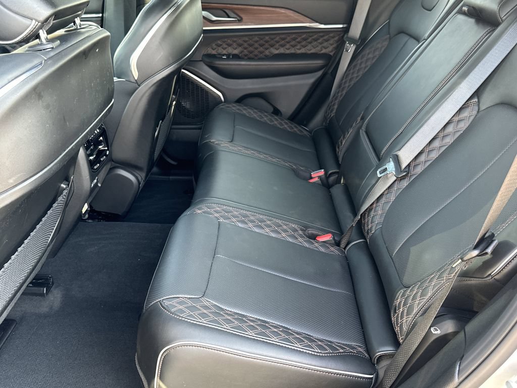 Certified 2025 Jeep Grand Cherokee Summit AWD/4WD image 15