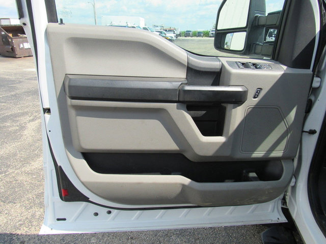 Used 2018 Ford F350 XL w/ Power Equipment Group AWD/4WD image 32