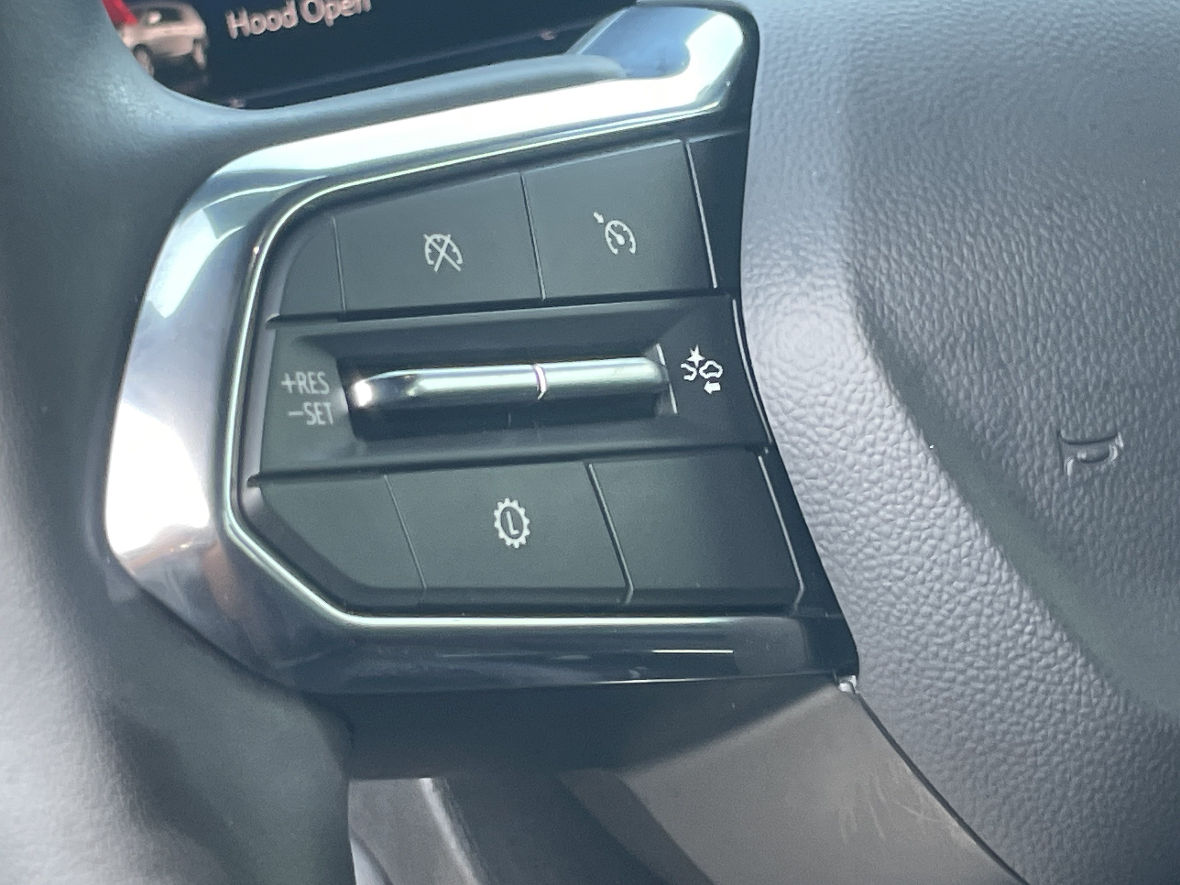 Used 2025 Chevrolet Suburban Premier AWD/4WD image 19