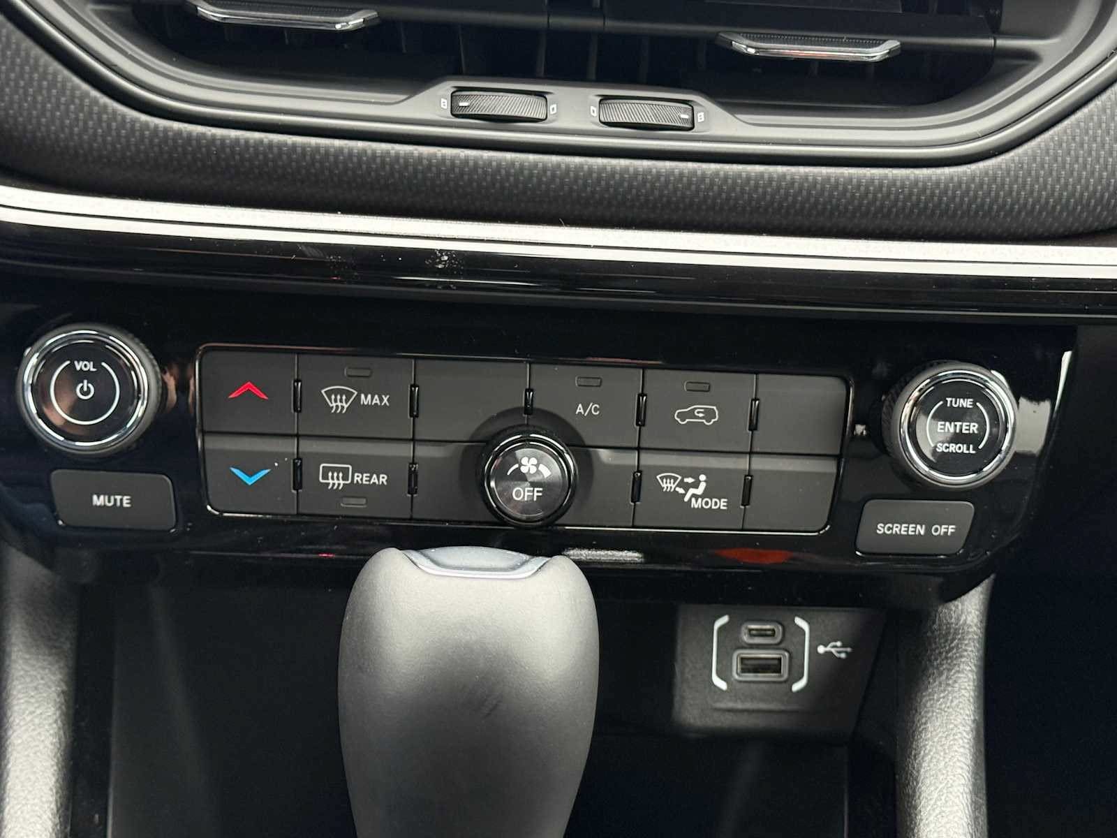 New 2026 Jeep Compass Latitude AWD/4WD image 14