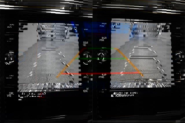 Used 2022 Volkswagen Tiguan SE image 11