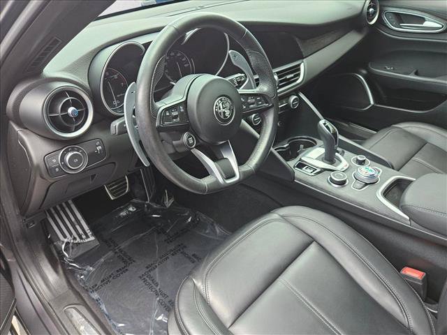 Used 2022 Alfa Romeo Giulia Sprint RWD image 10