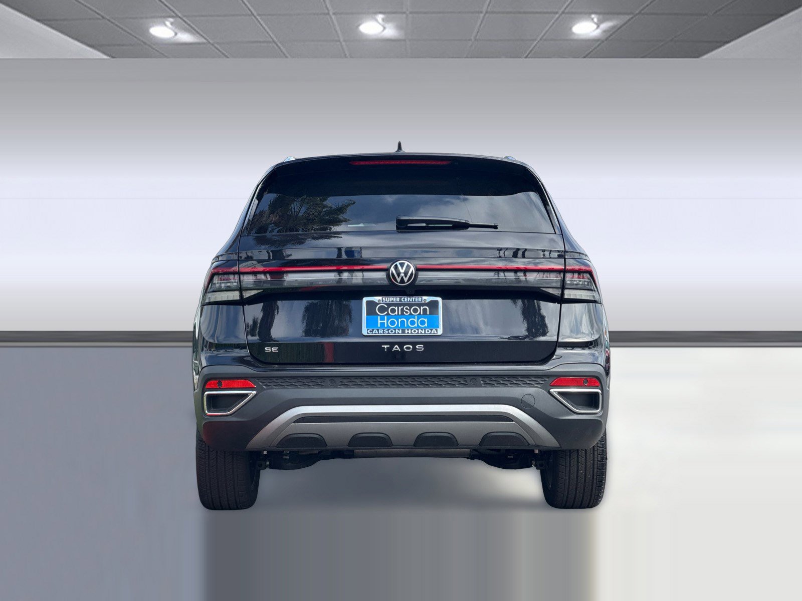 Used 2025 Volkswagen Taos SE w/ Panoramic Sunroof Package image 9