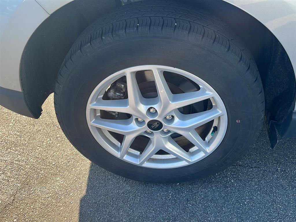 Used 2024 Ford Edge SEL w/ Convenience Package image 2