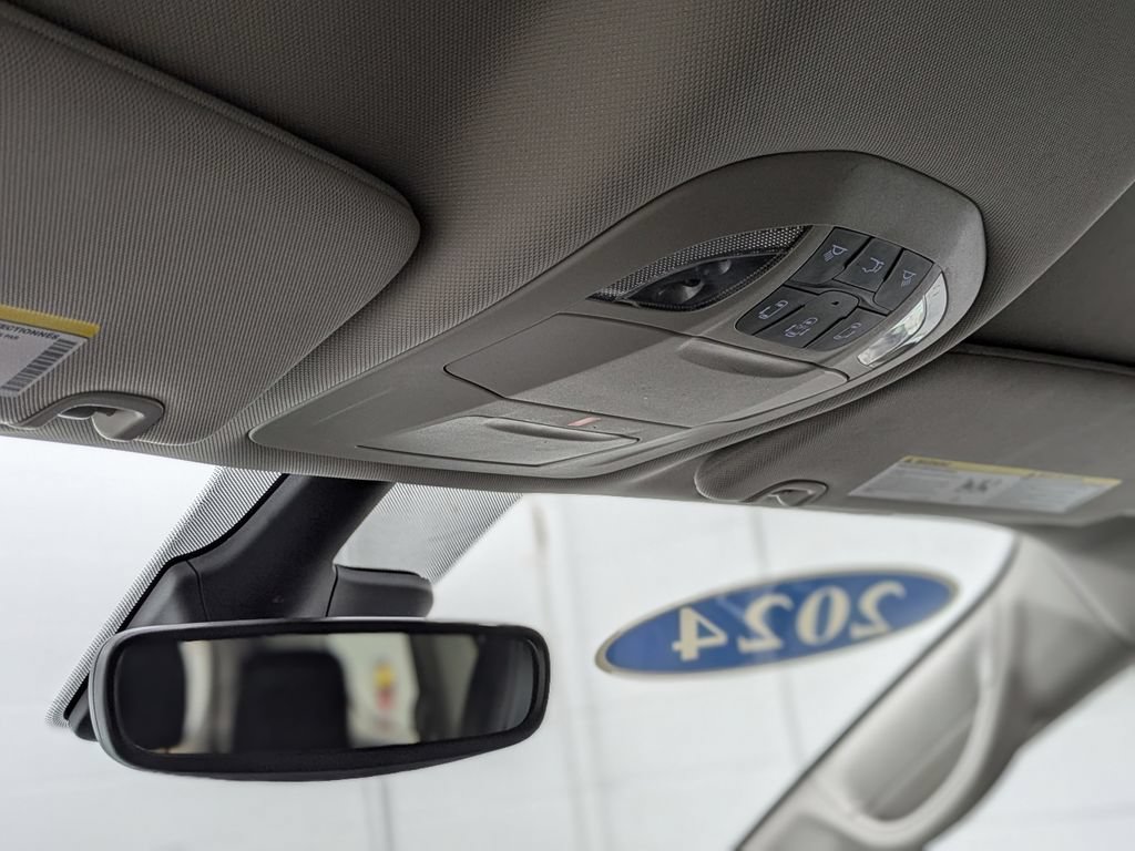 Used 2024 Chrysler Pacifica Touring-L FWD image 39