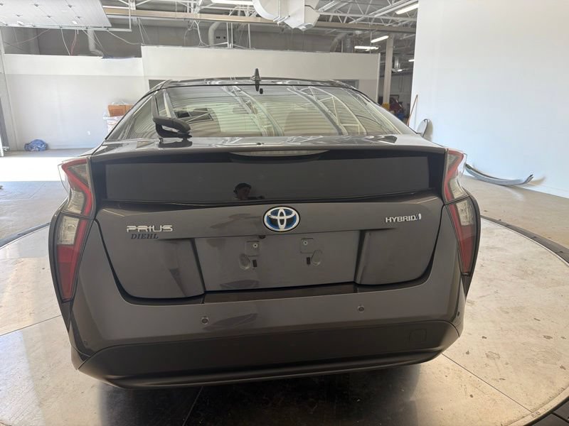 Used 2017 Toyota Prius Two w/ Prius Two Safety Plus Package FWD image 4