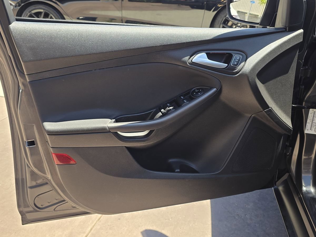 Used 2017 Ford Focus SEL FWD image 26
