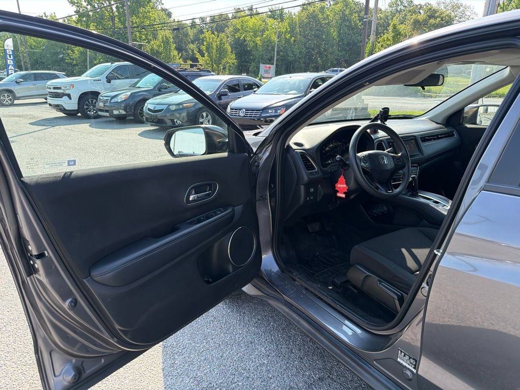 Used 2018 Honda HR-V EX image 9