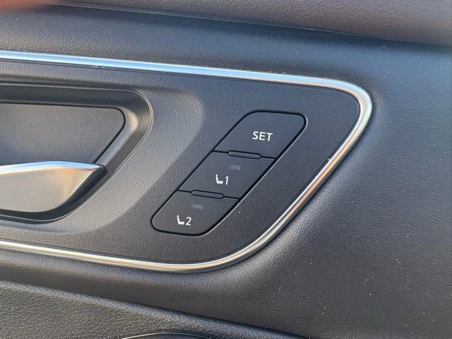 Used 2022 Nissan Rogue Platinum w/ Head-Up Display Package image 22