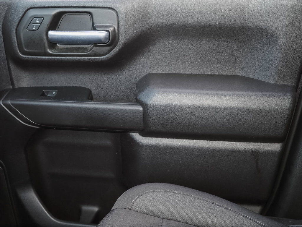 Used 2023 Chevrolet Silverado 1500 Custom AWD/4WD image 16