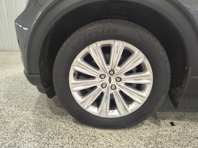 Used 2022 Ford Explorer Limited w/ Equipment Group 301A AWD/4WD image 10
