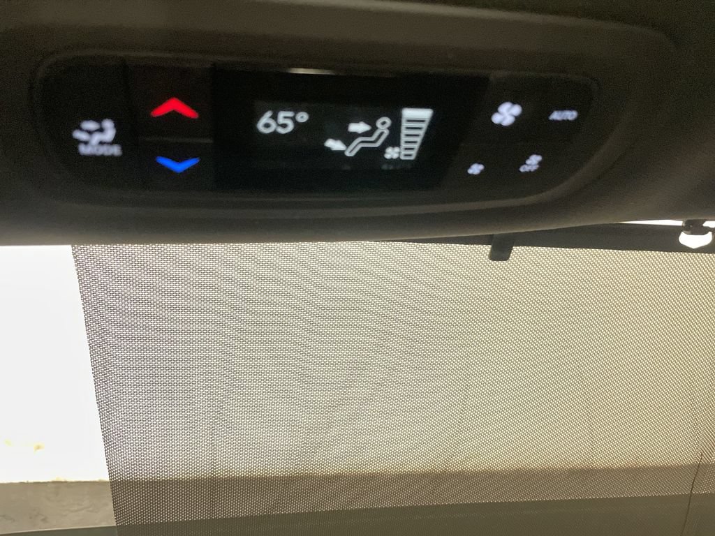 Used 2018 Chrysler Pacifica Touring Plus w/ S Appearance Package FWD image 14