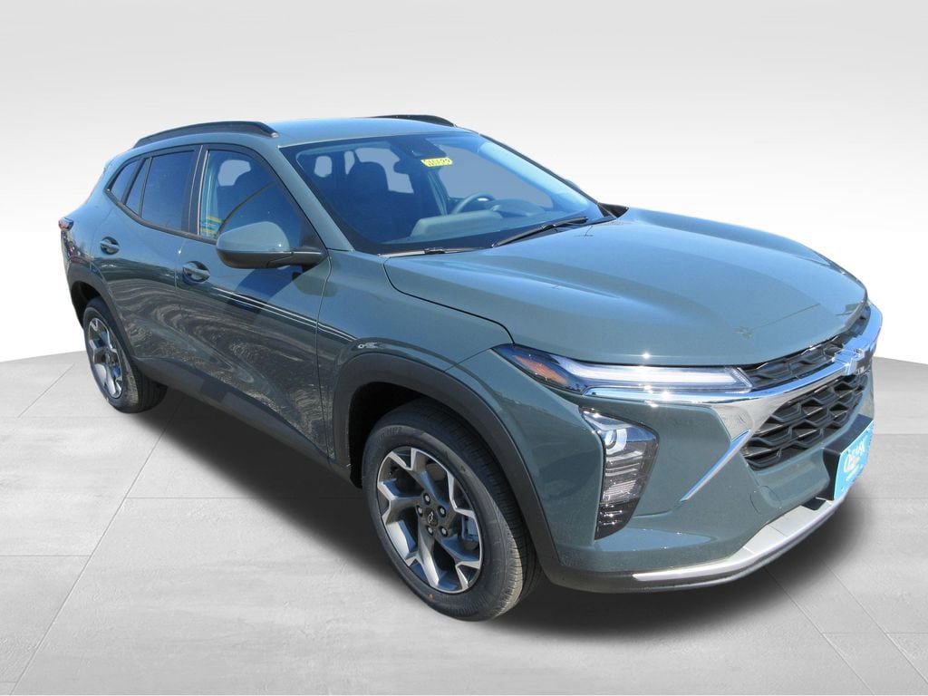 New 2026 Chevrolet Trax LT w/ LPO, Blackout Package FWD image 7