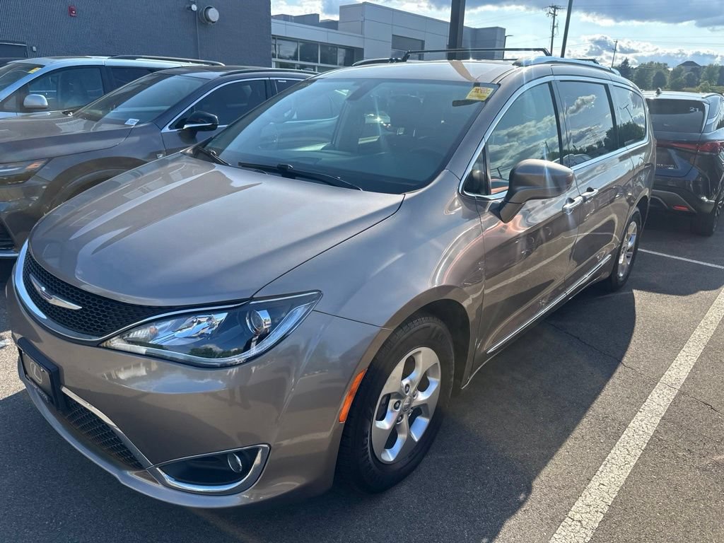 Used 2017 Chrysler Pacifica Touring-L Plus FWD image 20