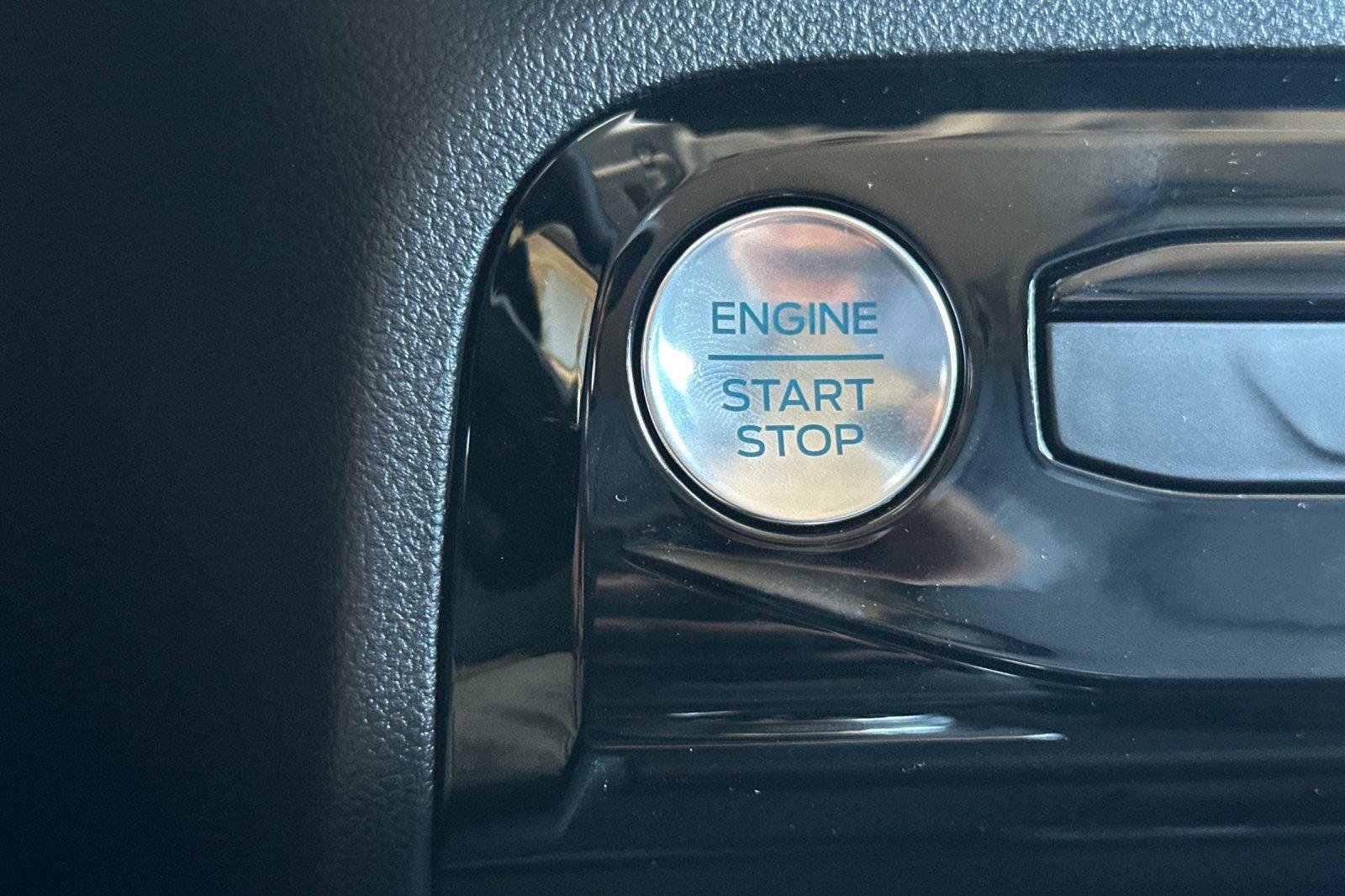 New 2025 Ford Escape SE image 20