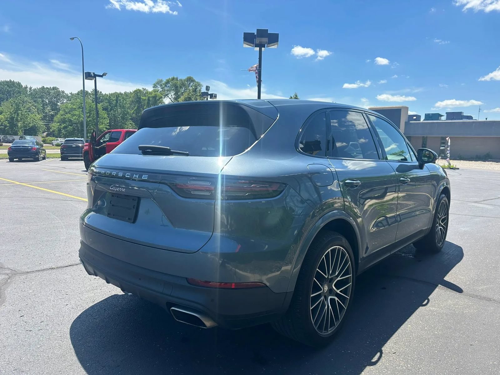 Used 2019 Porsche Cayenne AWD/4WD image 4