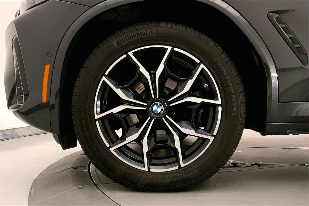 Used 2024 BMW X4 xDrive30i w/ Premium Package AWD/4WD image 7