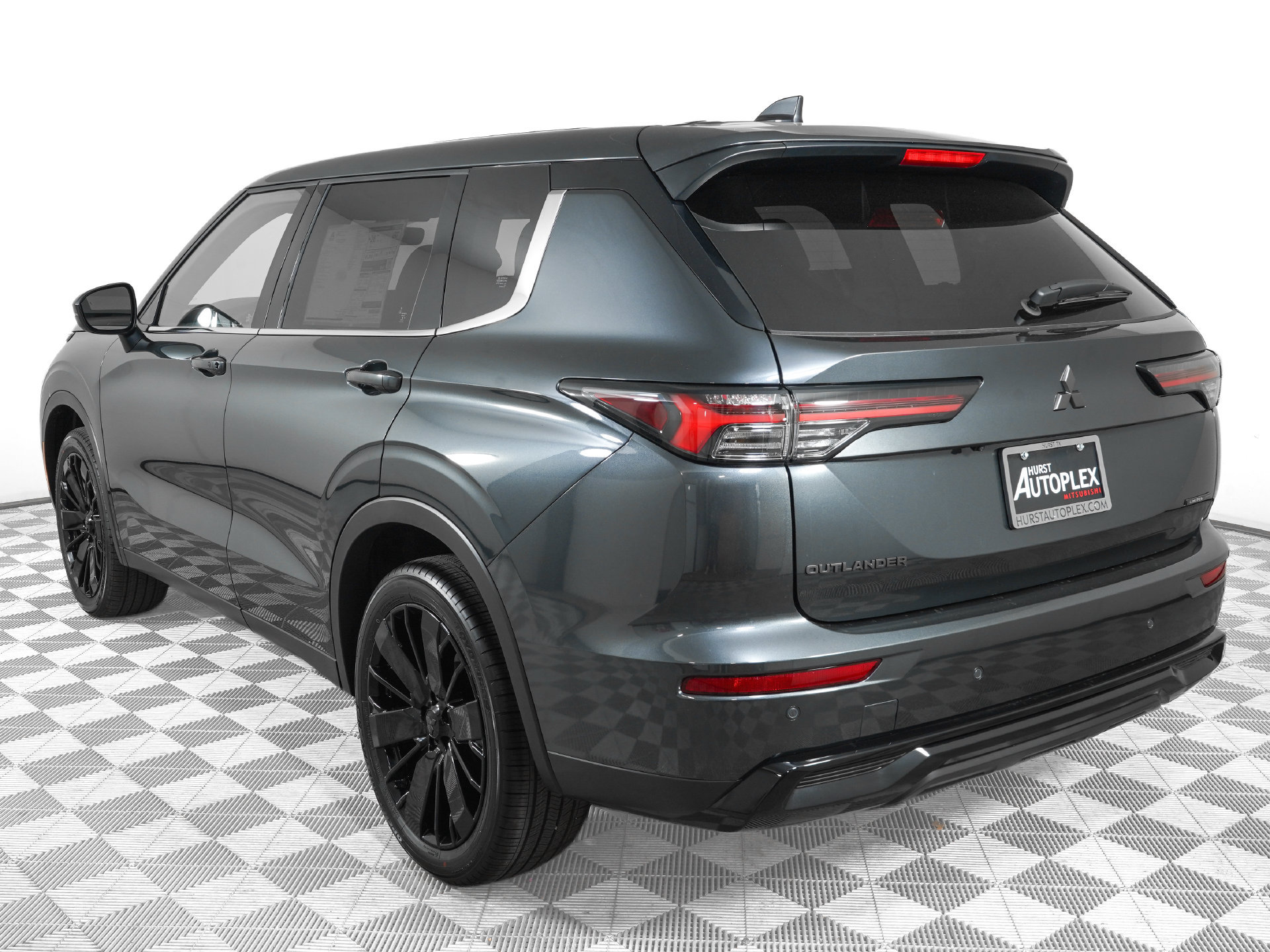 New 2026 Mitsubishi Outlander LE FWD image 8