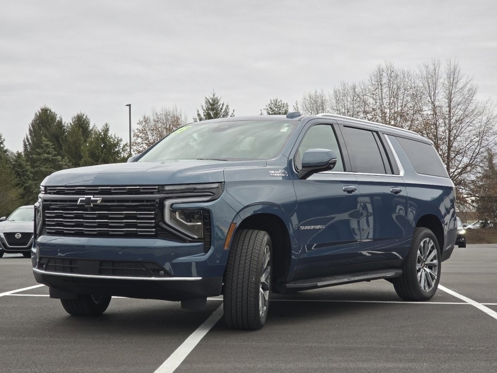 Used 2025 Chevrolet Suburban High Country image 9