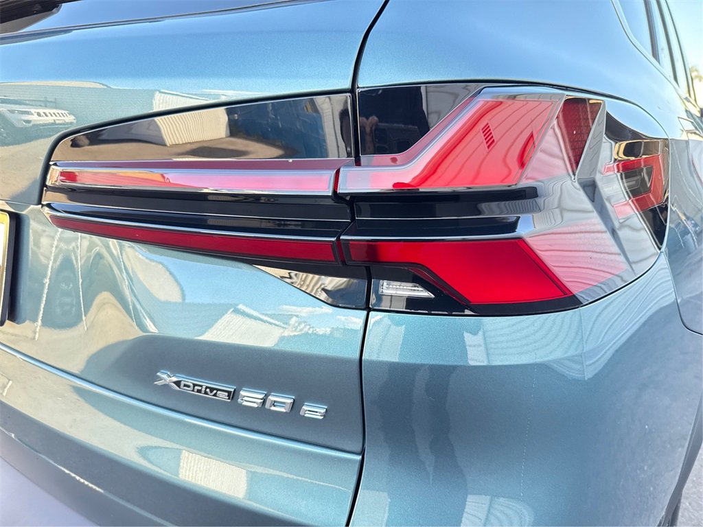 New 2026 BMW X5 xDrive50e w/ Executive Package image 17
