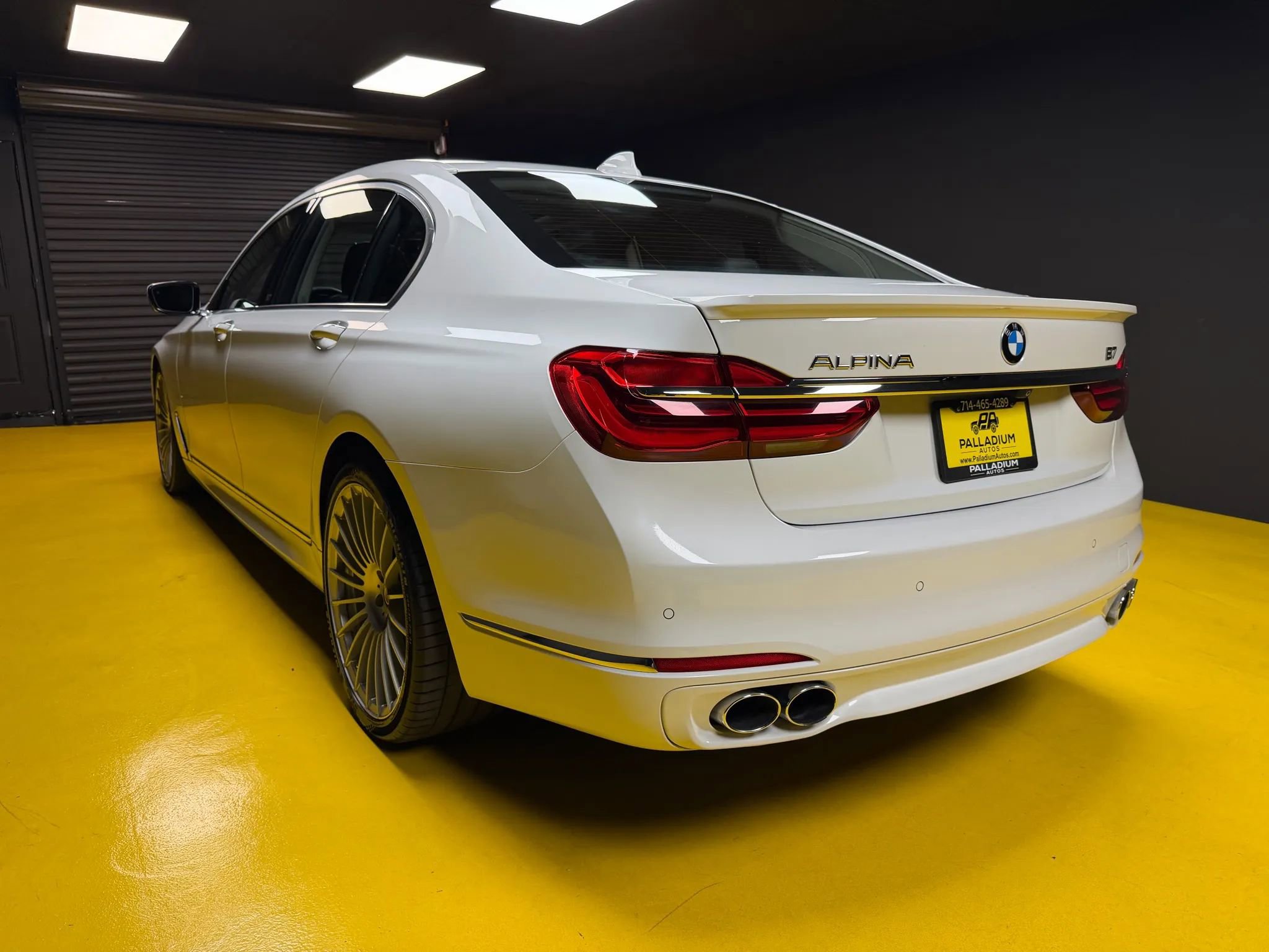 Used 2017 BMW 750i xDrive image 4