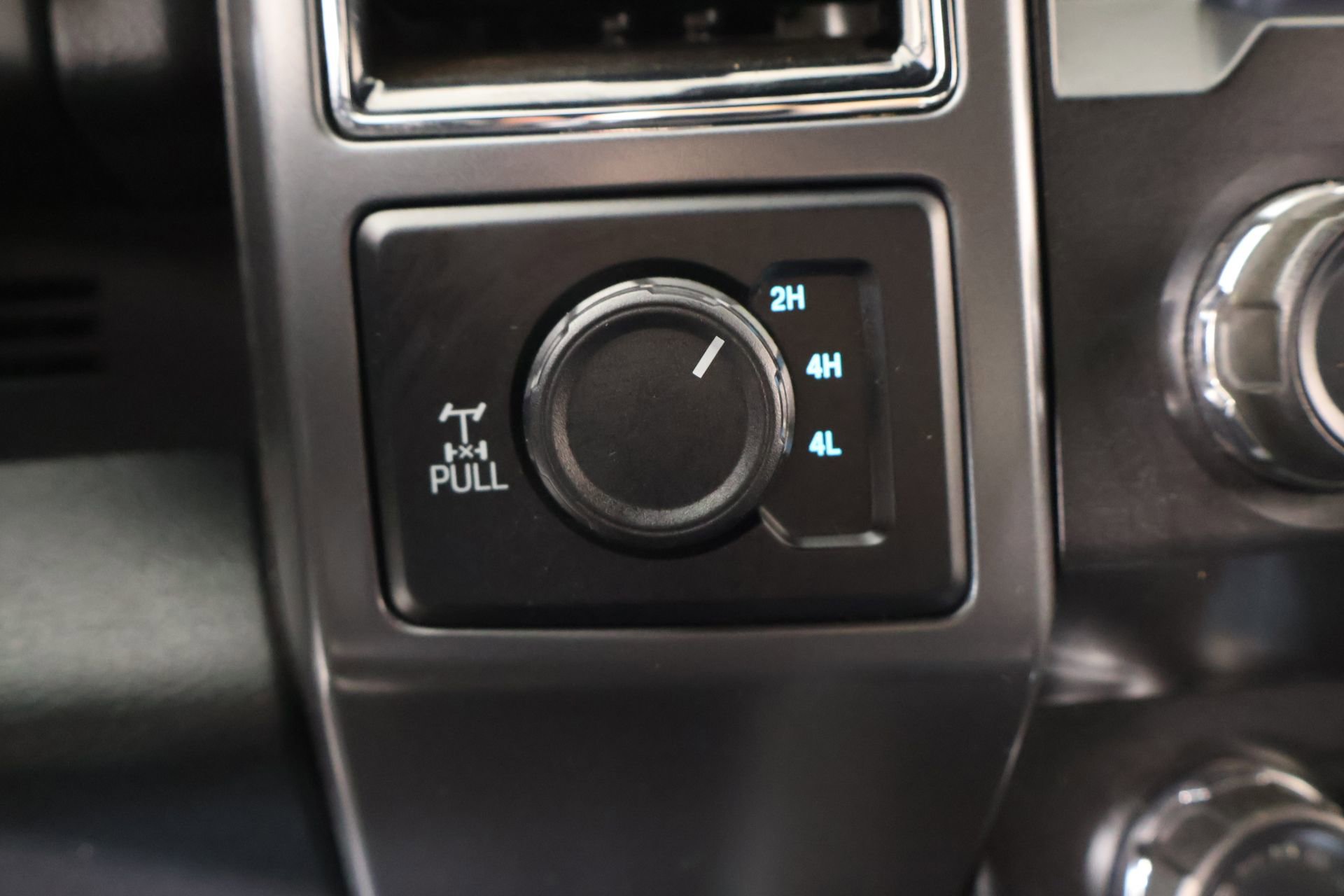 Used 2019 Ford F150 XLT w/ Equipment Group 302A Luxury AWD/4WD image 8
