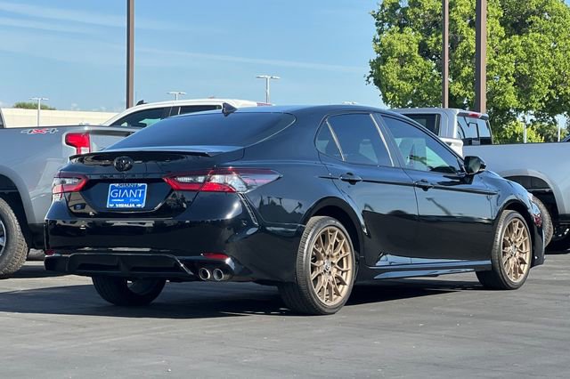 Used 2024 Toyota Camry SE w/ Convenience Package FWD image 4