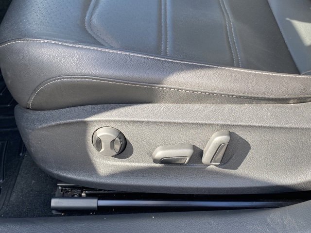 Used 2020 Volkswagen Passat 2.0T R-Line image 29