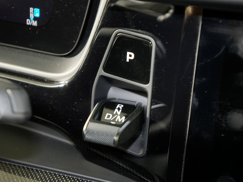 Certified 2025 Porsche Cayenne GTS AWD/4WD image 31