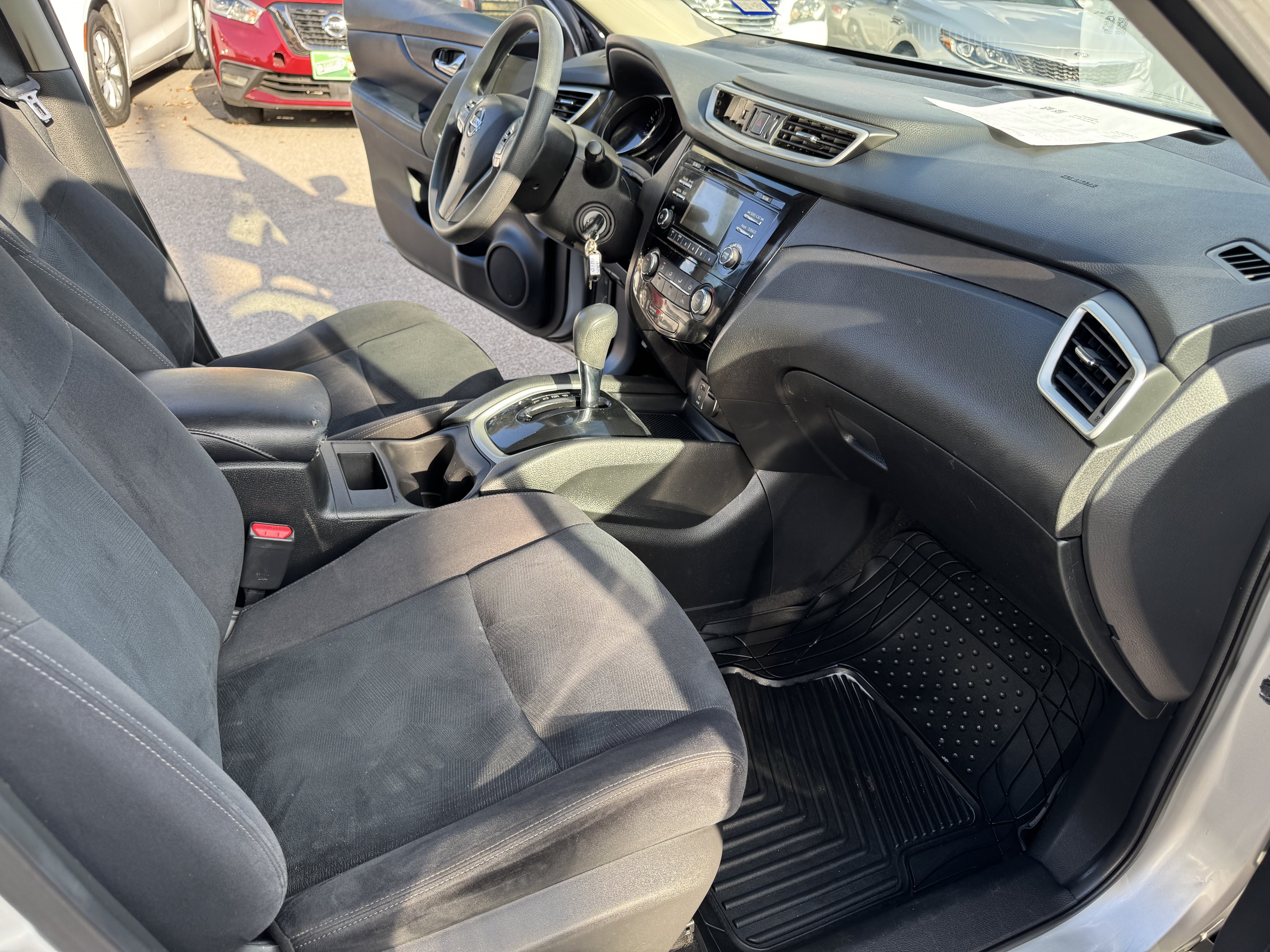 Used 2016 Nissan Rogue S FWD image 15