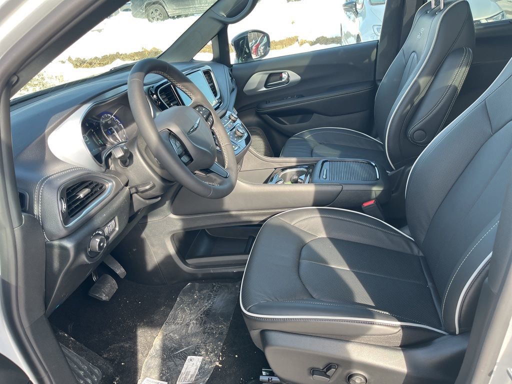 New 2026 Chrysler Pacifica Limited w/ S Appearance Package image 19