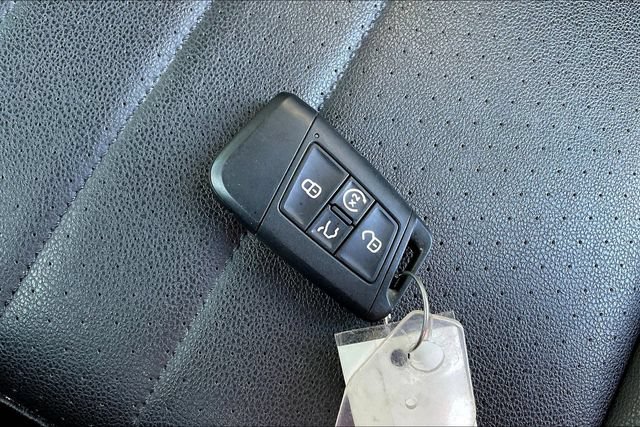 Used 2023 Volkswagen Tiguan SE R-Line FWD image 37