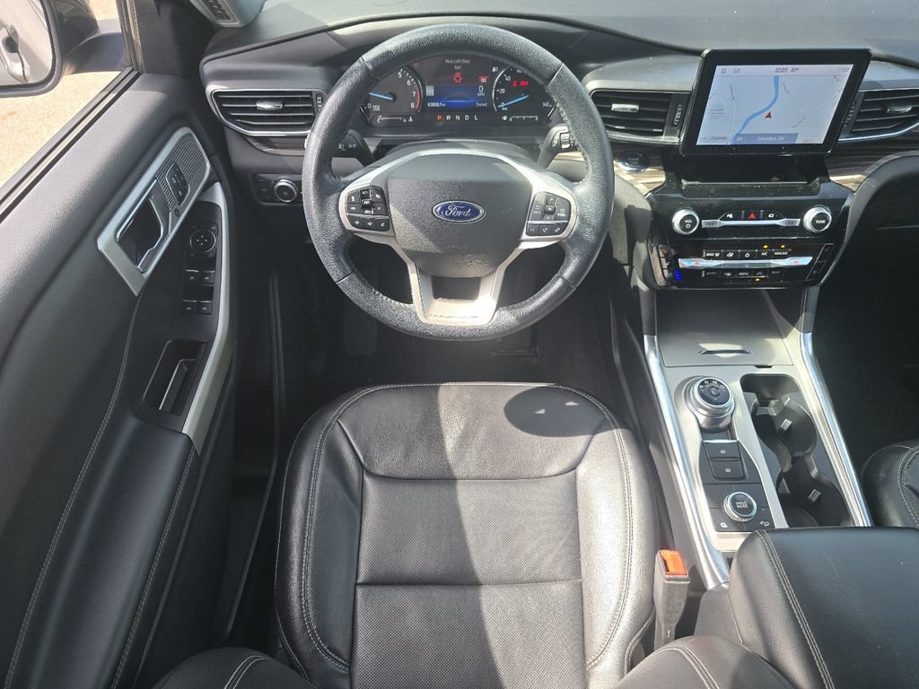 Used 2022 Ford Explorer Limited w/ Equipment Group 301A AWD/4WD image 22