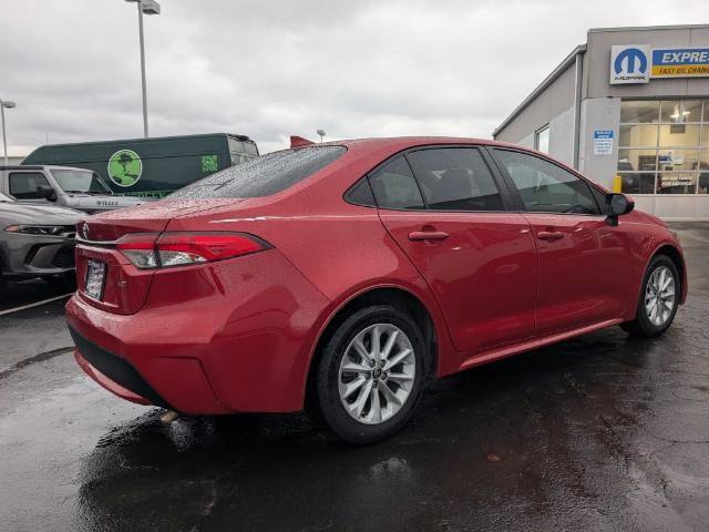 Used 2021 Toyota Corolla LE image 4