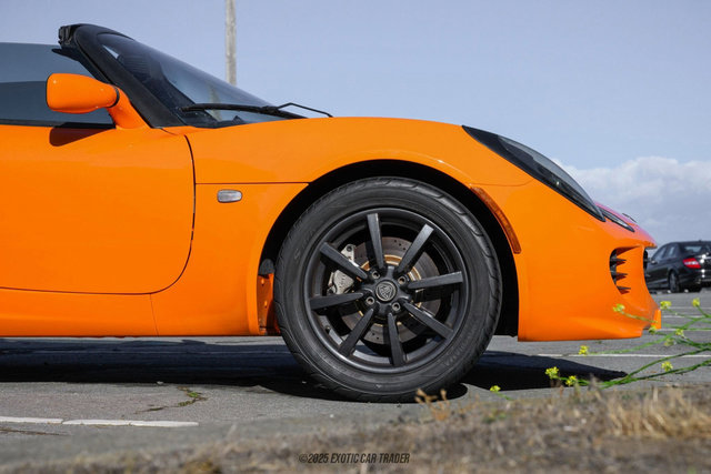 Used 2005 Lotus Elise image 11