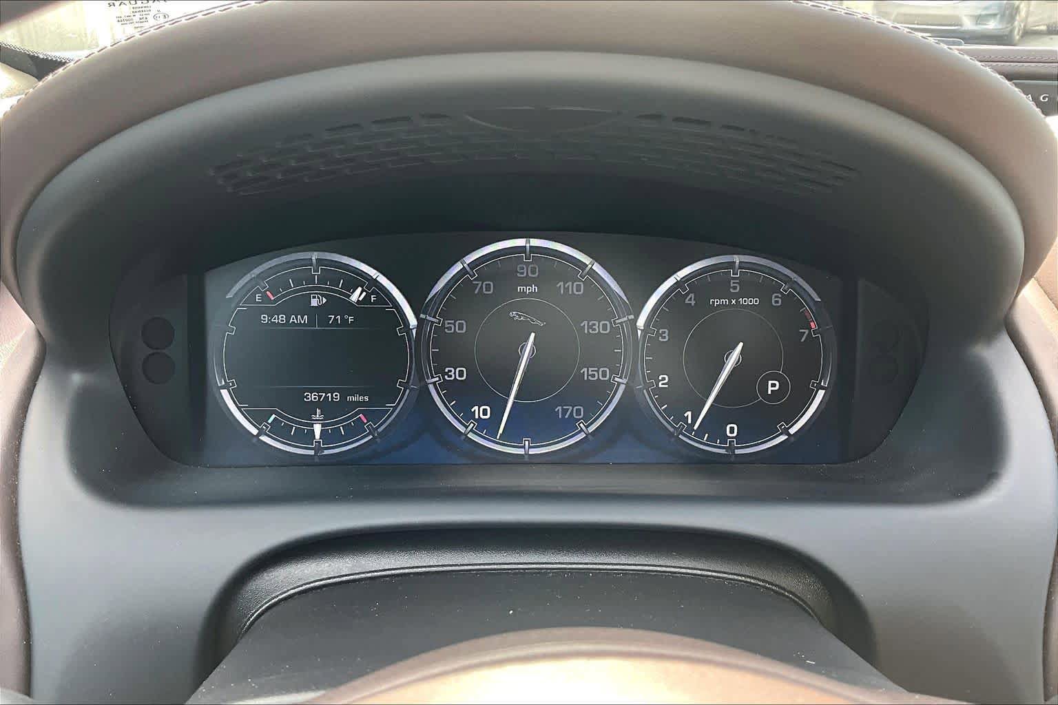 Used 2013 Jaguar XJ RWD image 26