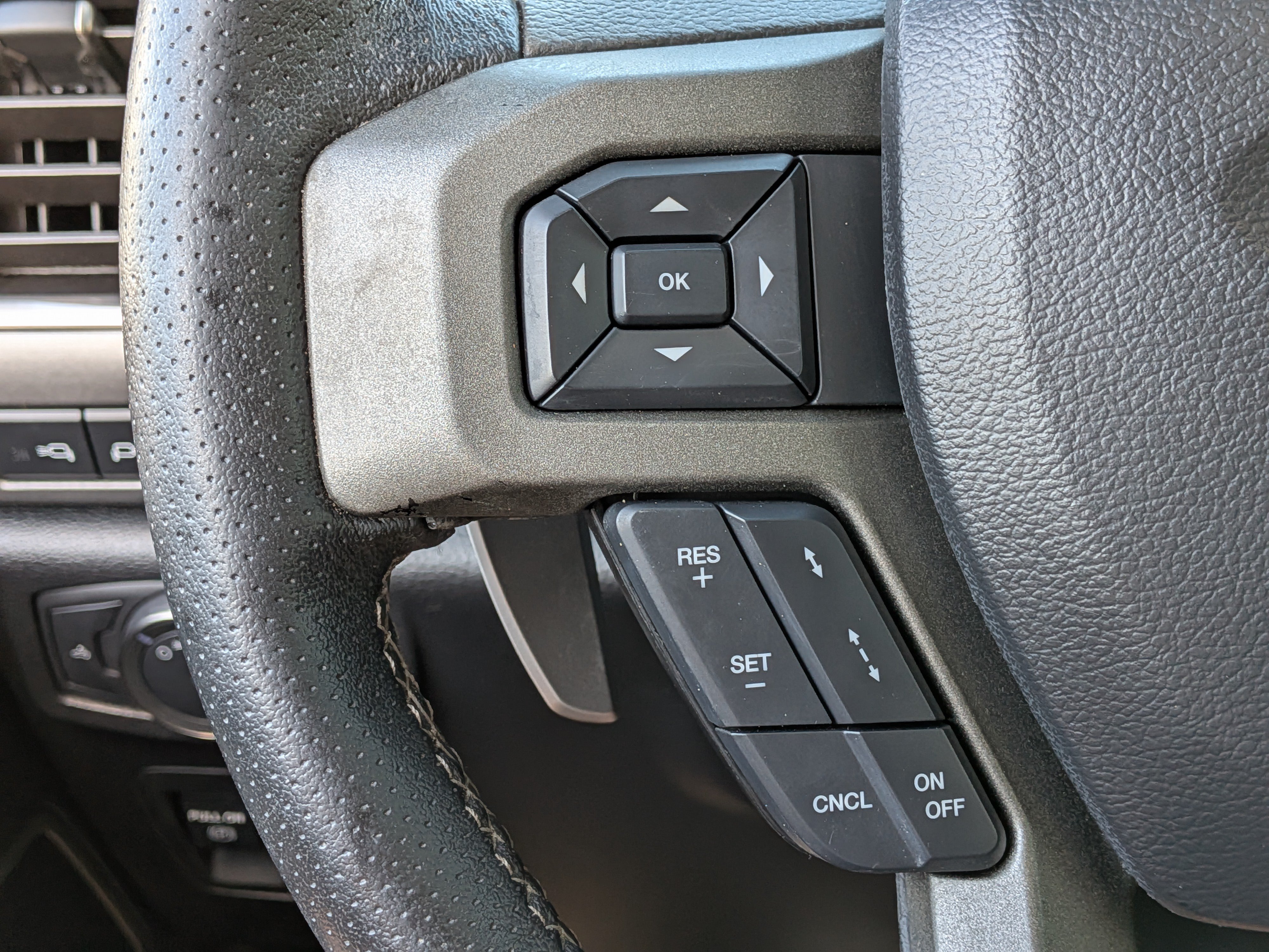 Used 2019 Ford F150 Raptor w/ Equipment Group 802A Luxury AWD/4WD image 26