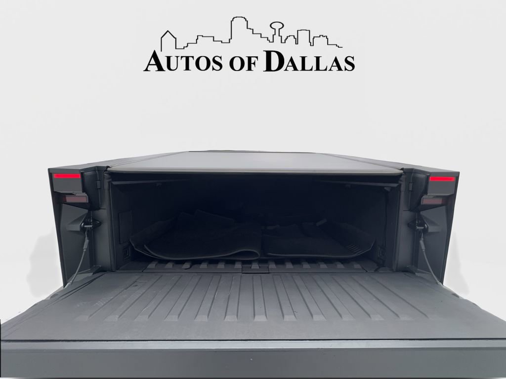 Used 2024 Tesla Cybertruck AWD Crew Cab image 11