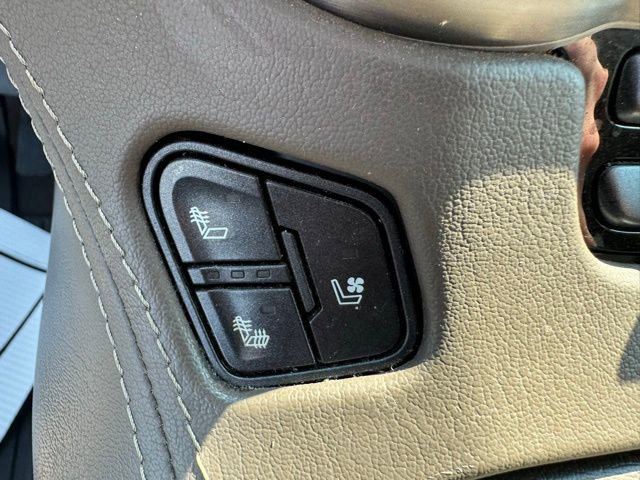 Used 2019 GMC Yukon XL Denali w/ Denali Ultimate Package AWD/4WD image 18