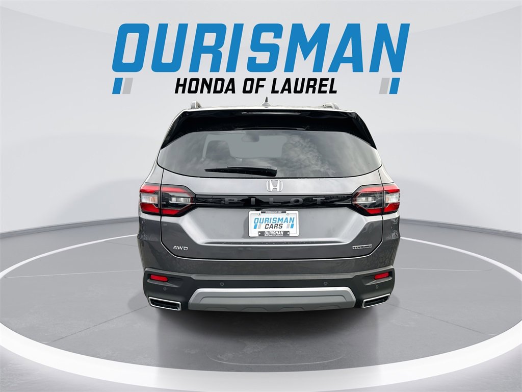 New 2025 Honda Pilot Touring image 7