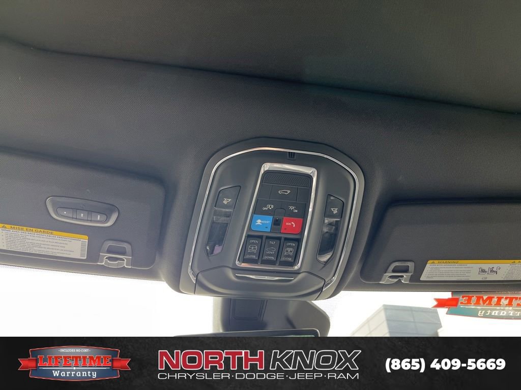Used 2024 Jeep Grand Cherokee Limited w/ Luxury Tech Group II AWD/4WD image 11