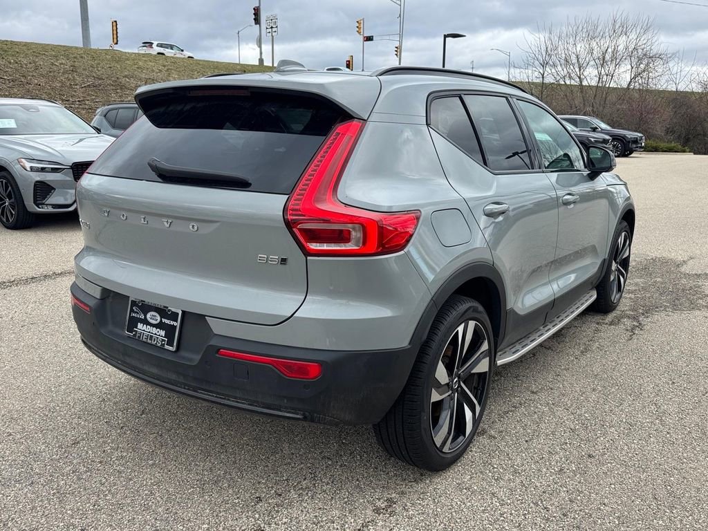 Certified 2025 Volvo XC40 B5 Ultra w/ Climate Package image 4