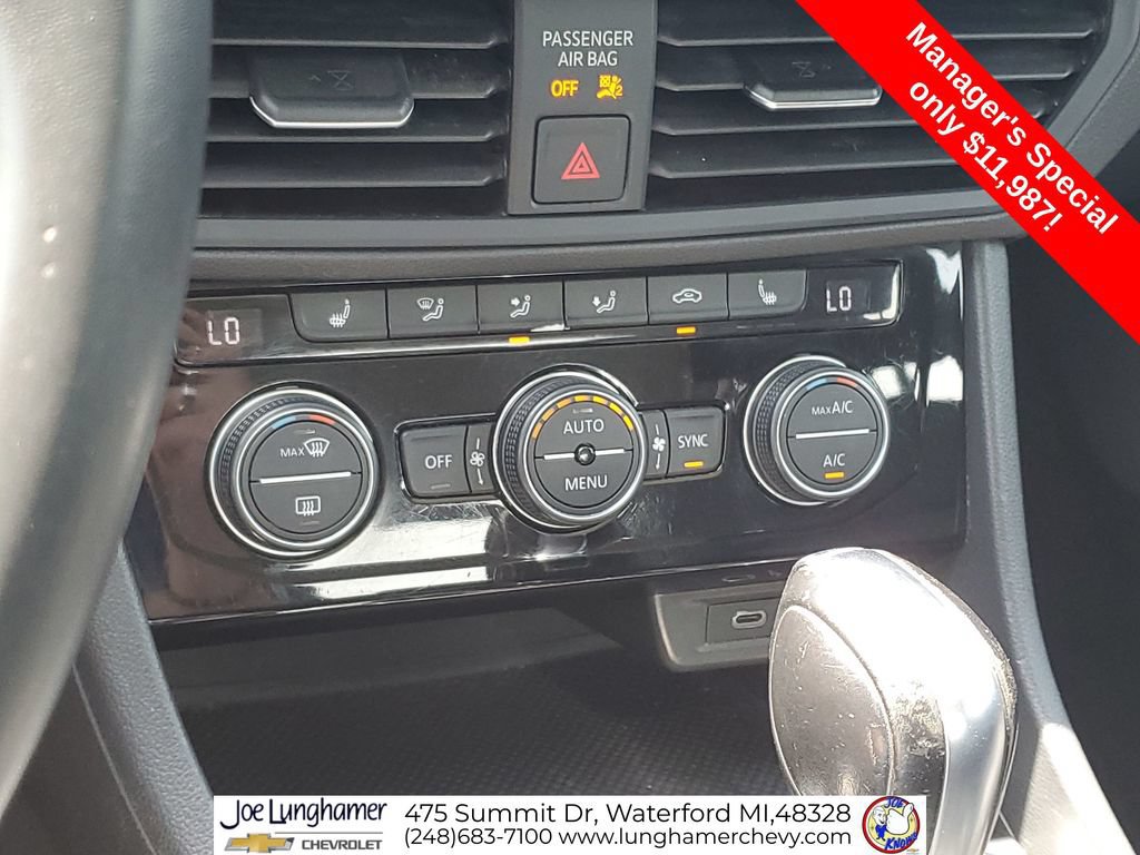 Used 2021 Volkswagen Jetta FWD image 17