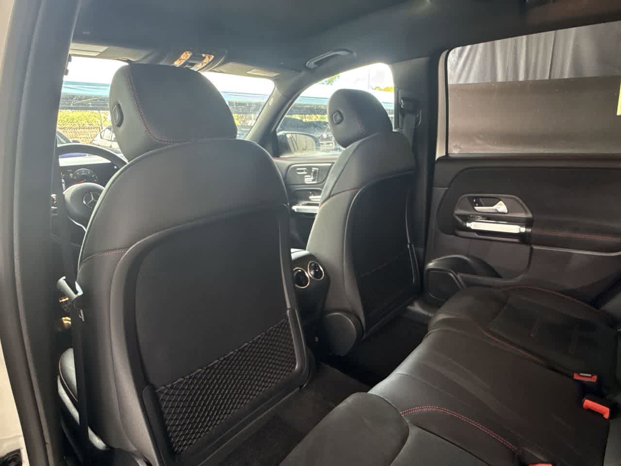 Used 2023 Mercedes-Benz GLB 250 image 23