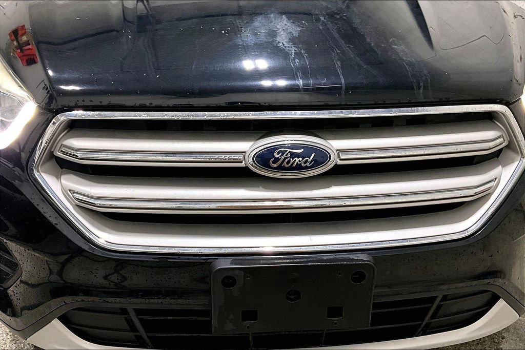 Used 2018 Ford Escape SEL image 32