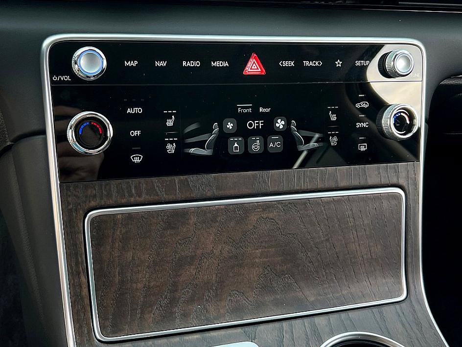 Used 2025 Genesis GV80 3.5T Prestige image 14