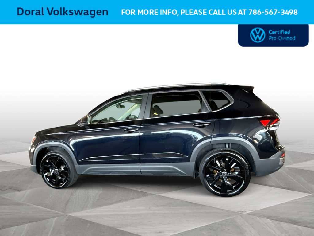 Used 2025 Volkswagen Taos SE FWD image 5