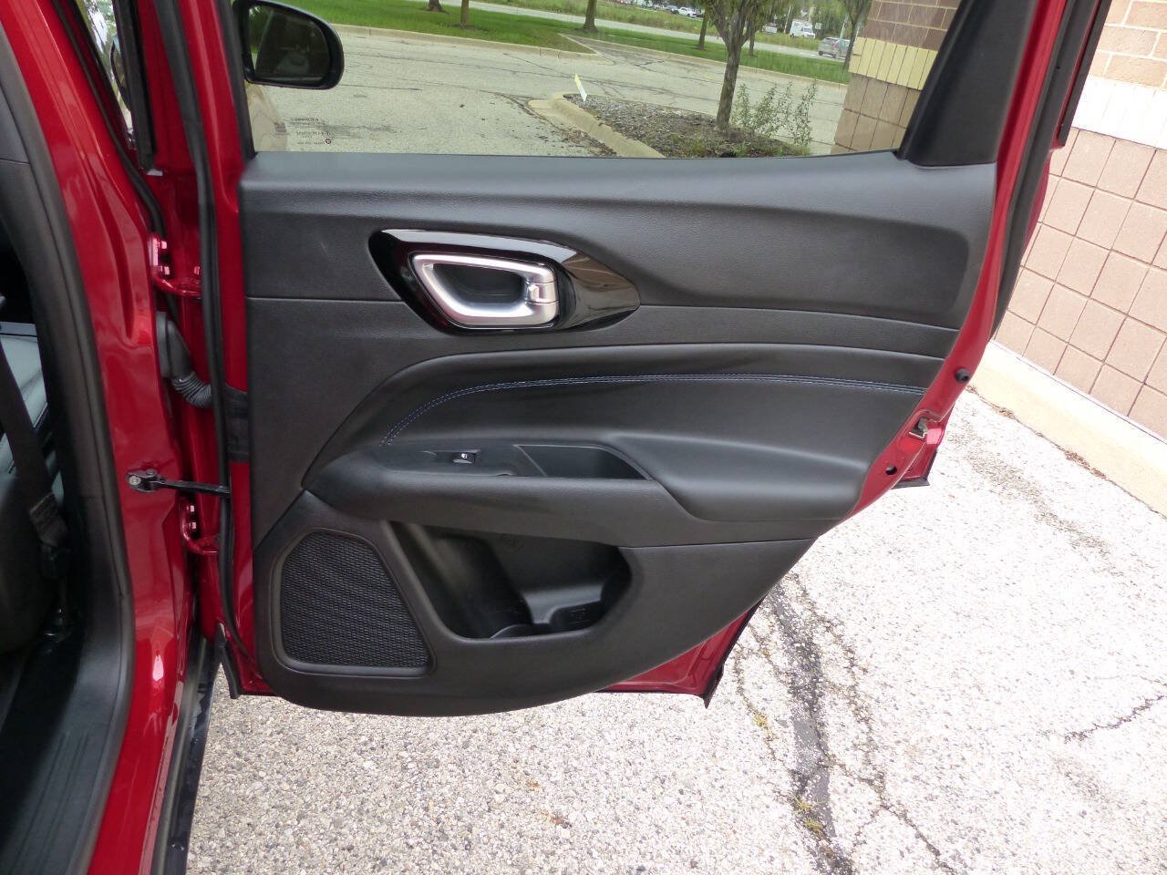 Used 2026 Jeep Compass Latitude AWD/4WD image 38