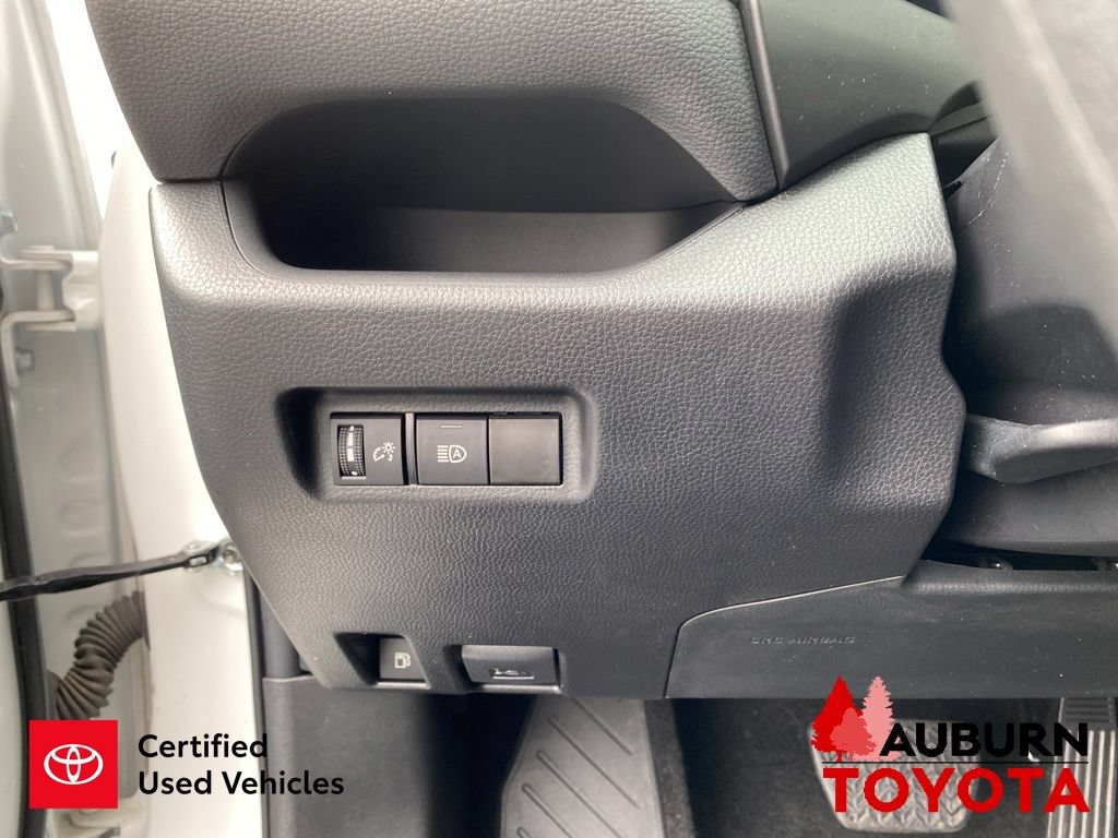 Certified 2024 Toyota RAV4 LE AWD/4WD image 31