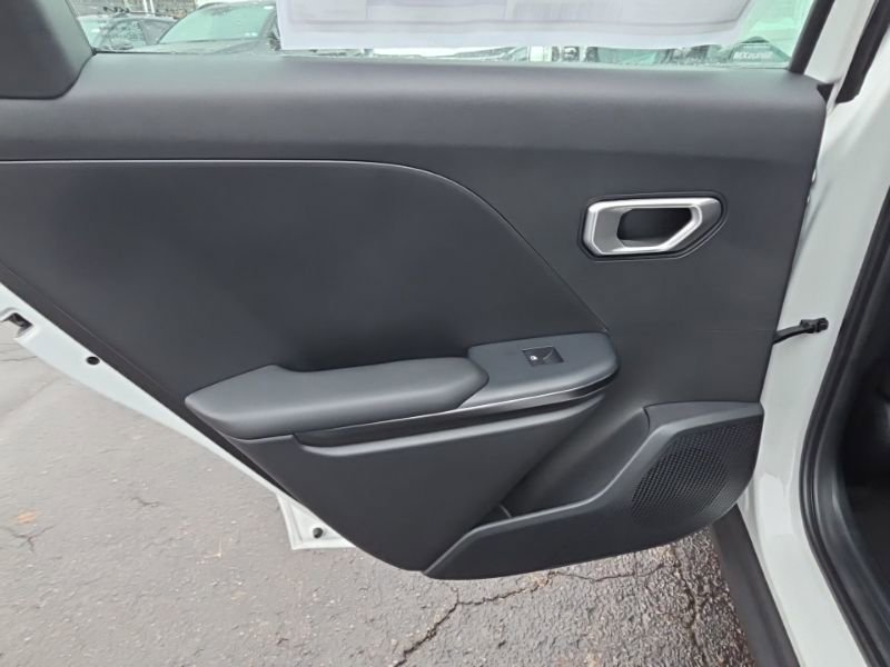 New 2026 Kia K4 LXS image 20